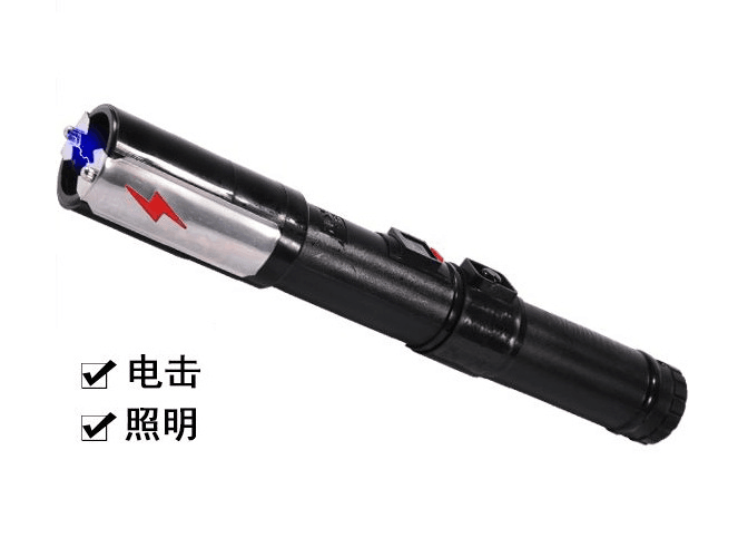 手持电棍斗殴违法吗？